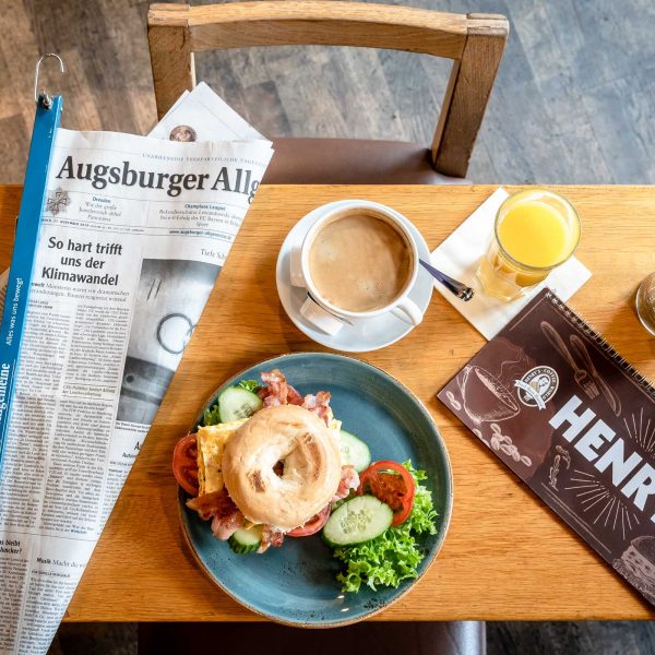 Henry’s Coffee World - Burger 8