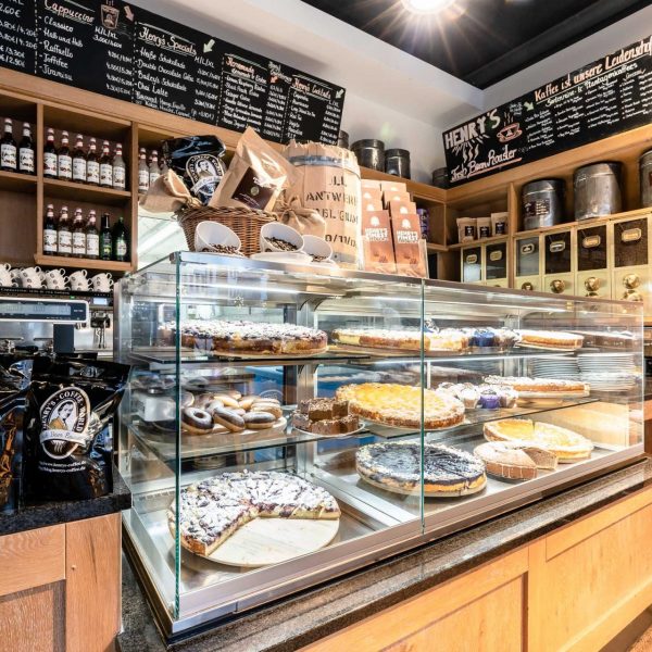 Henry's Coffee World - Kuchentheke