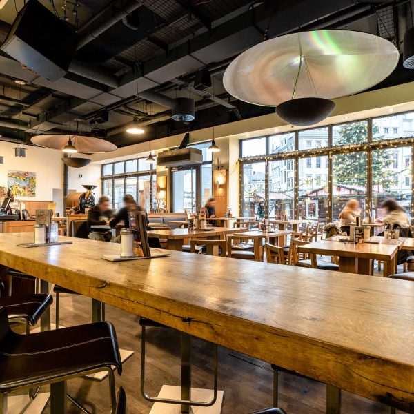 Henry's Coffee World - Restaurant
